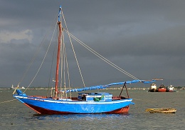 Click image for larger version

Name:	Haitian Fishing Boat_in_Cap-Haitien.jpg
Views:	696
Size:	490.0 KB
ID:	8466