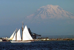 Click image for larger version

Name:	Mt Ranier over the Tideflats.jpg
Views:	533
Size:	183.8 KB
ID:	90073