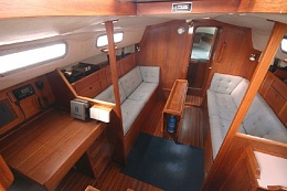 Click image for larger version

Name:	Westerly Fulmar 31 1986 $52K 2 saloon.jpg
Views:	712
Size:	37.4 KB
ID:	91312