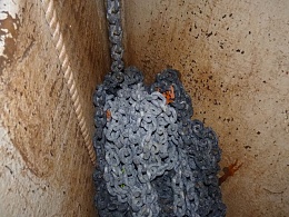 Click image for larger version

Name:	5:16" Chain in locker.jpg
Views:	139
Size:	74.2 KB
ID:	92053