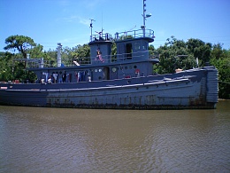 Click image for larger version

Name:	Weird boat on ICW.jpg
Views:	669
Size:	410.8 KB
ID:	94021