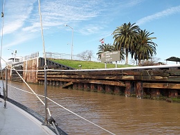 Click image for larger version

Name:	Colorado river locks.jpg
Views:	374
Size:	419.5 KB
ID:	99306