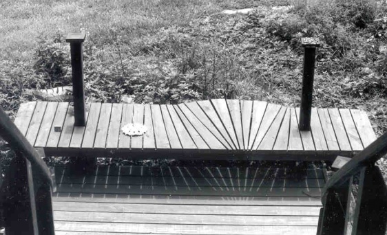 20a. 2001 BNC  porch bench